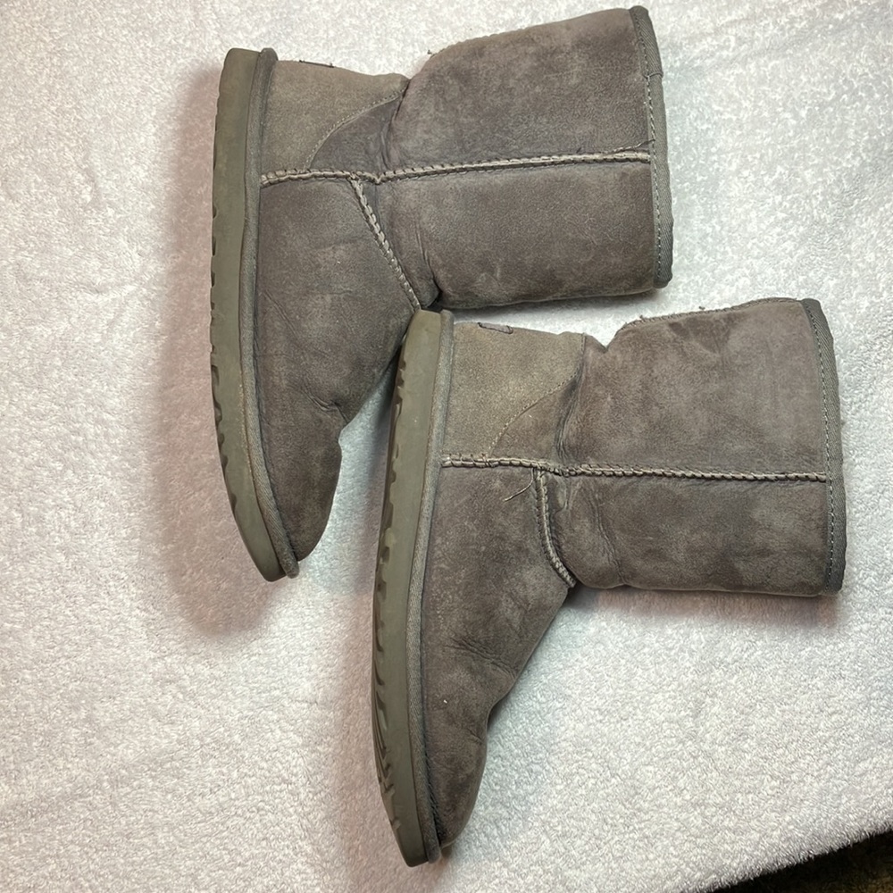 Ugg Classic II gray boots - Picture 5 of 9